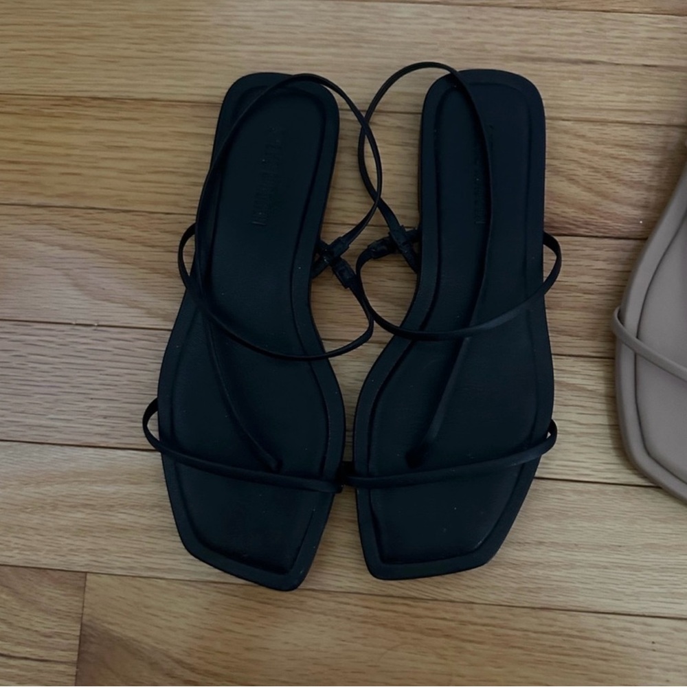 2 Steve Madden Black / Tan Strappy Sandals